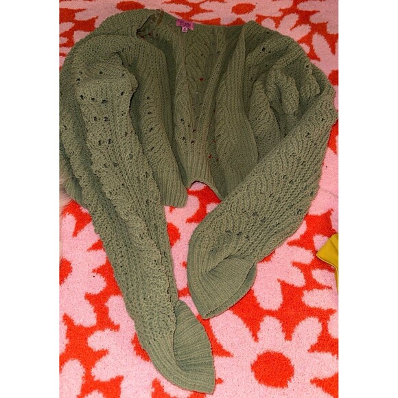 Mi Ami Sweater - Picture 1 of 3